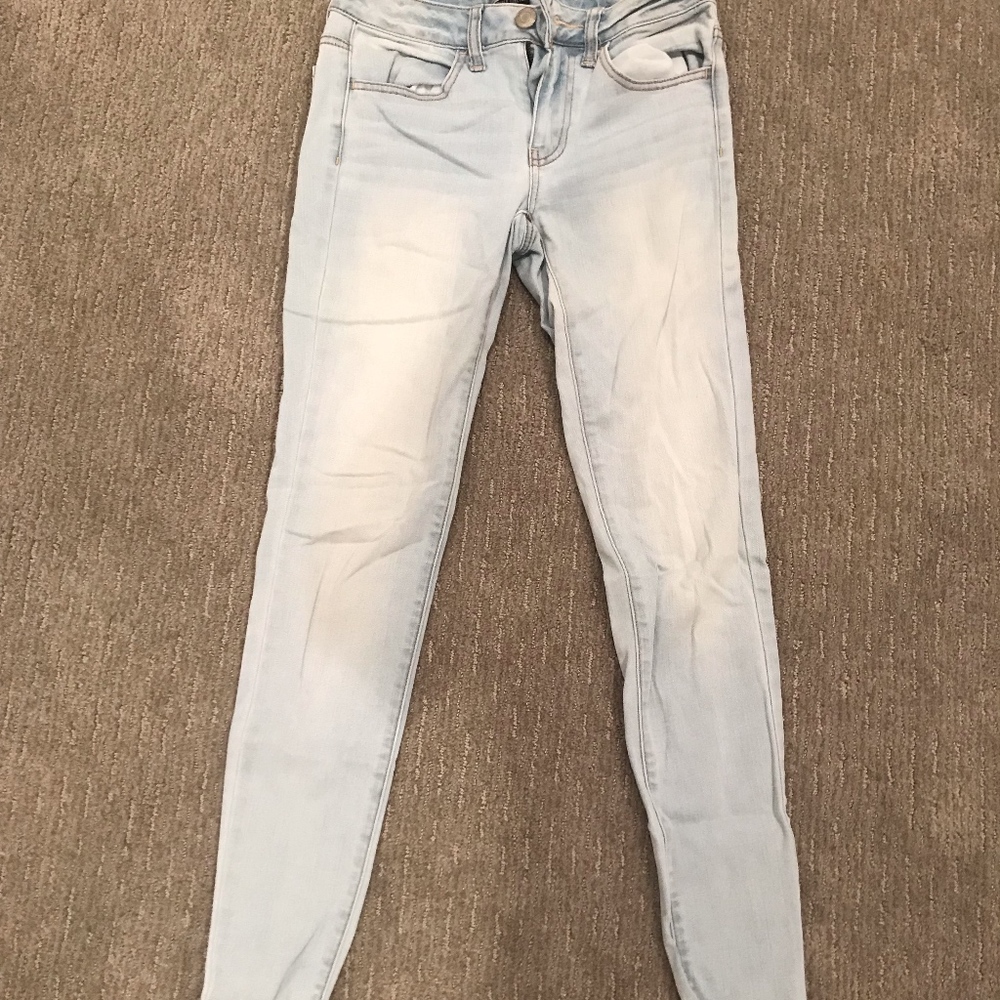 Light Wash American Eagle Size 2 Jeans/Jeggings